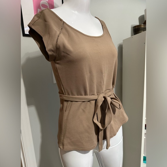 RW&CO. Tan Belted Women's Blouse - Picture 2 of 6